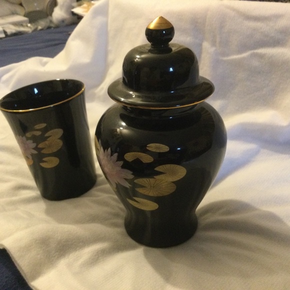 Vintage Otagiri brand, Lotus design set of lidded Ginger Jar and Cup - Picture 10 of 11